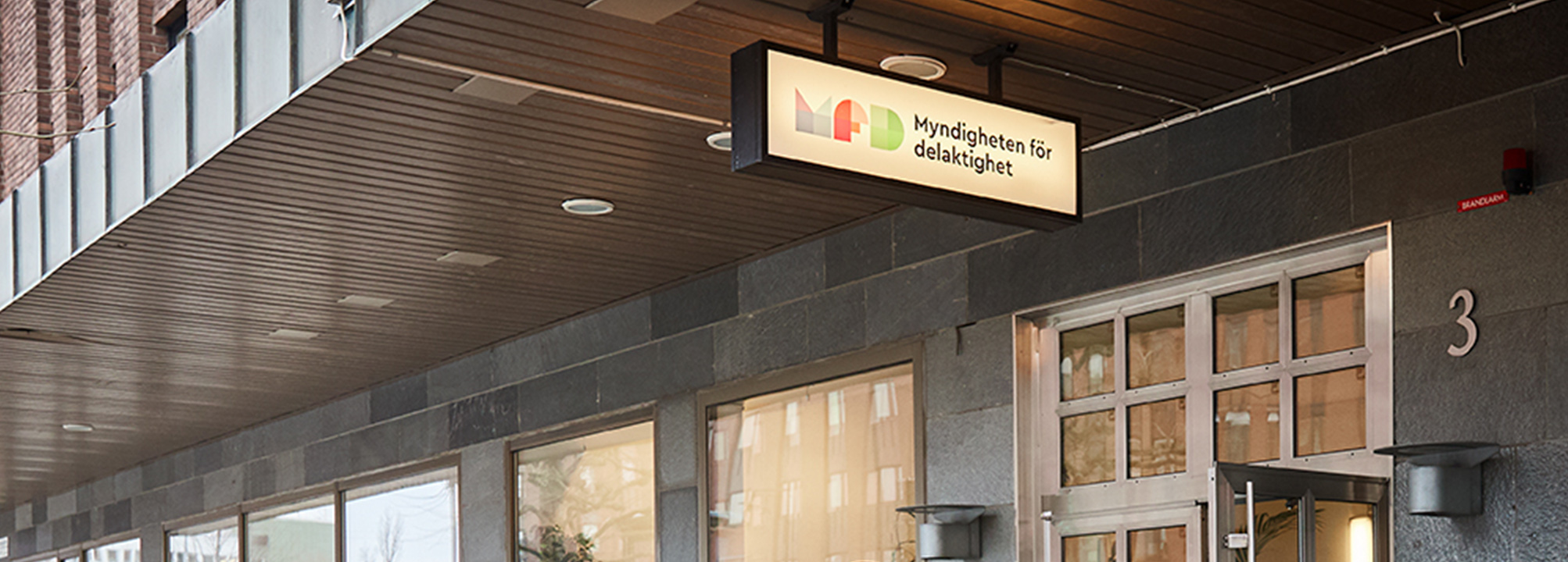 Myndigheten för delaktighets entréskylt.